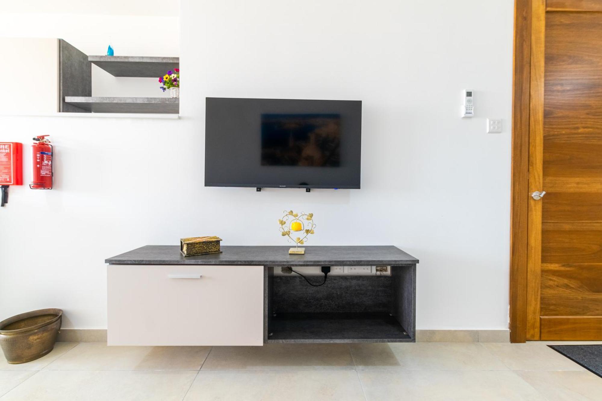 Brand New 3 Bdr 2 Bth B10 Appartamento *