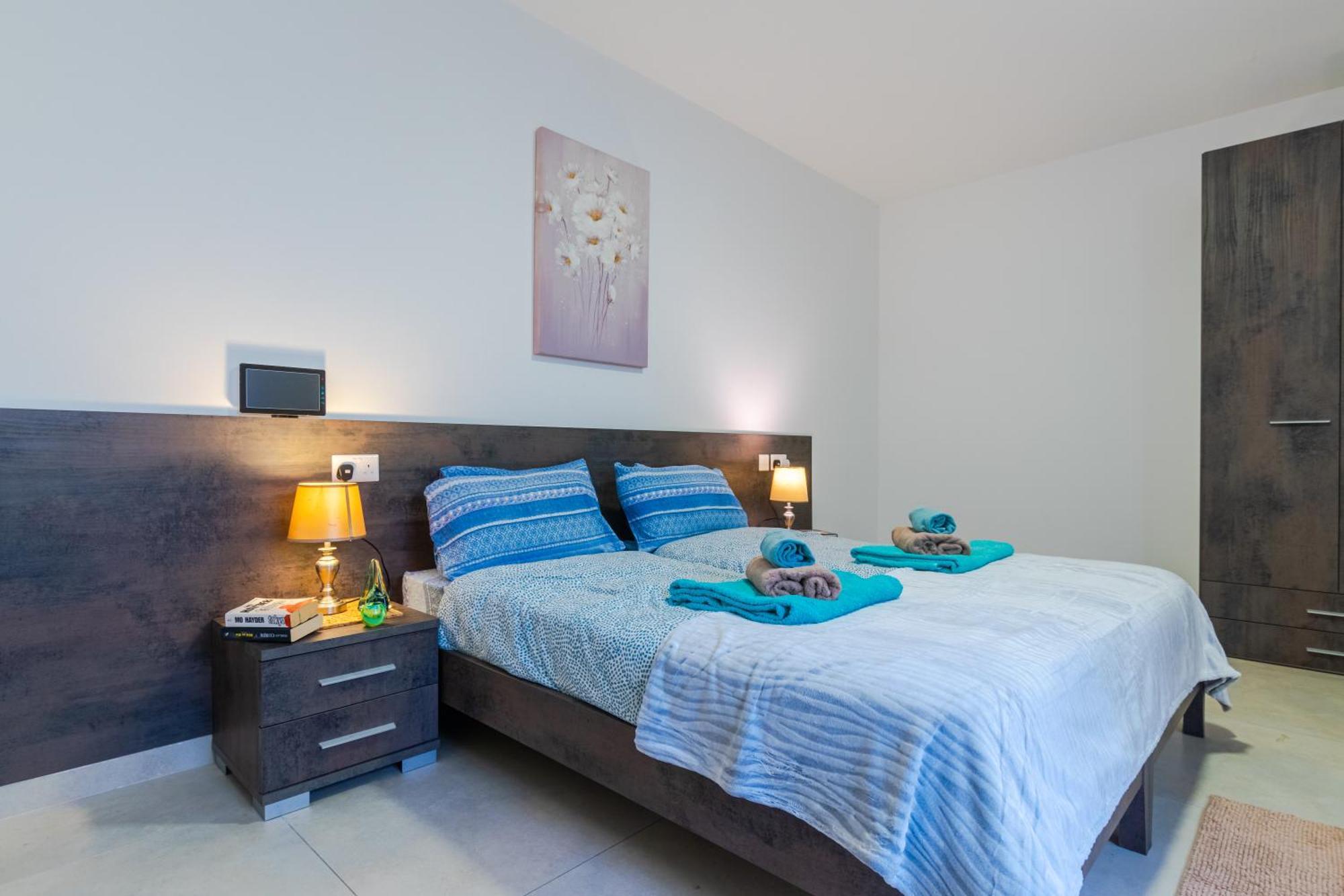 Brand New 3 Bdr 2 Bth B10 Appartamento *